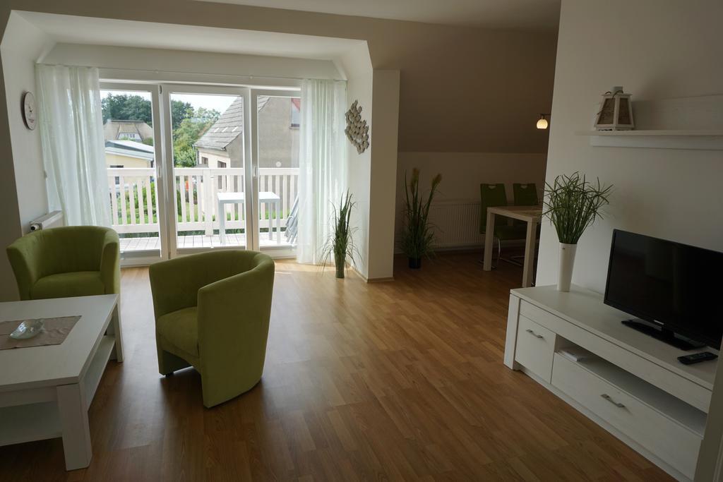 Ferienwohnungen Ruegen Findling Breege Exterior foto