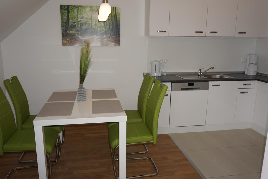 Ferienwohnungen Ruegen Findling Breege Exterior foto