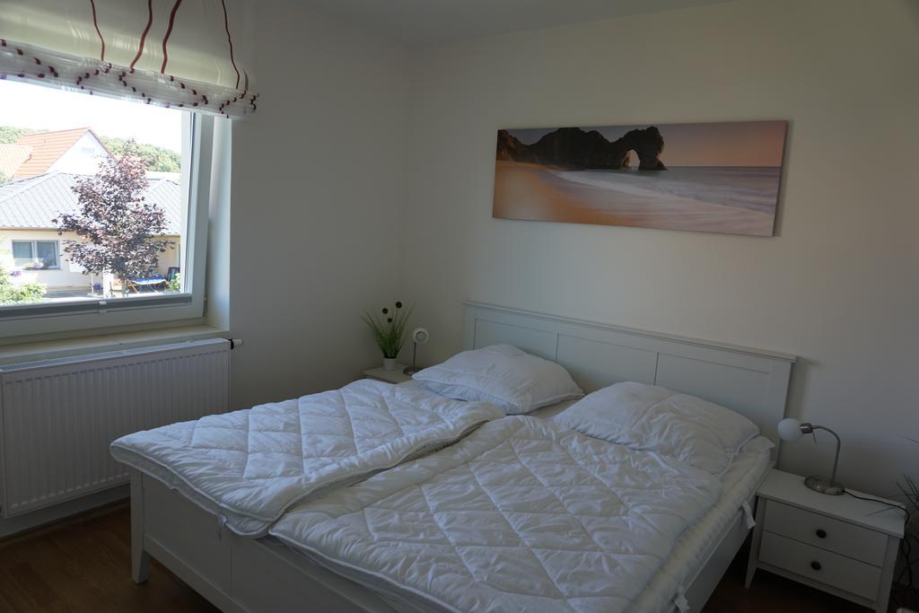 Ferienwohnungen Ruegen Findling Breege Exterior foto