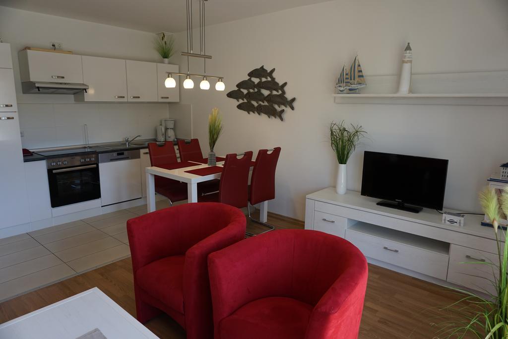 Ferienwohnungen Ruegen Findling Breege Exterior foto