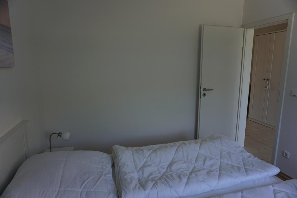 Ferienwohnungen Ruegen Findling Breege Exterior foto