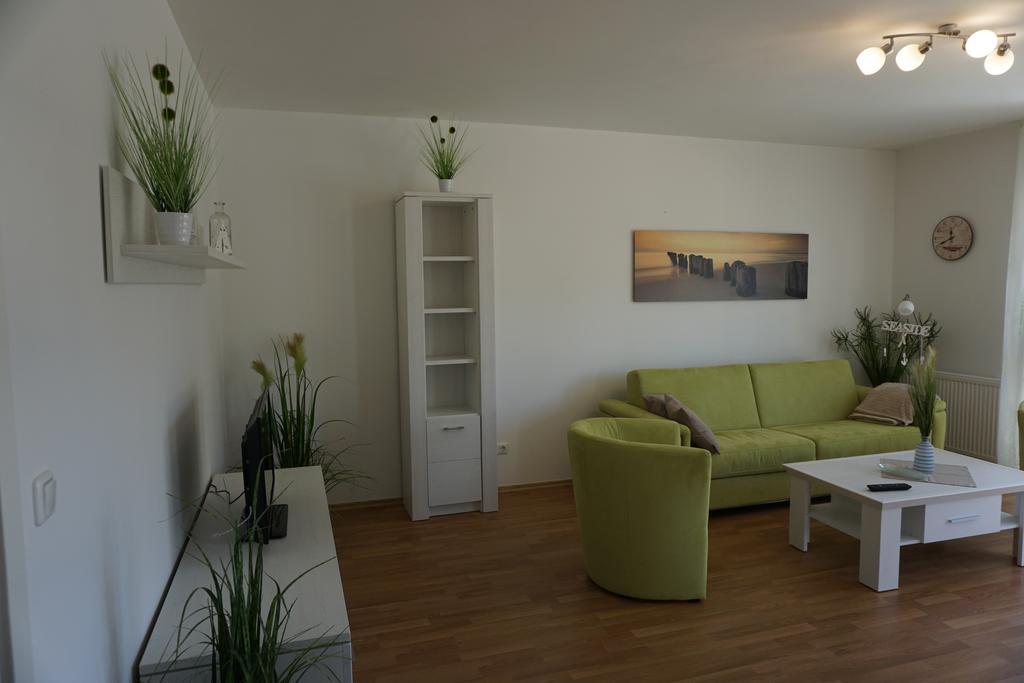 Ferienwohnungen Ruegen Findling Breege Exterior foto