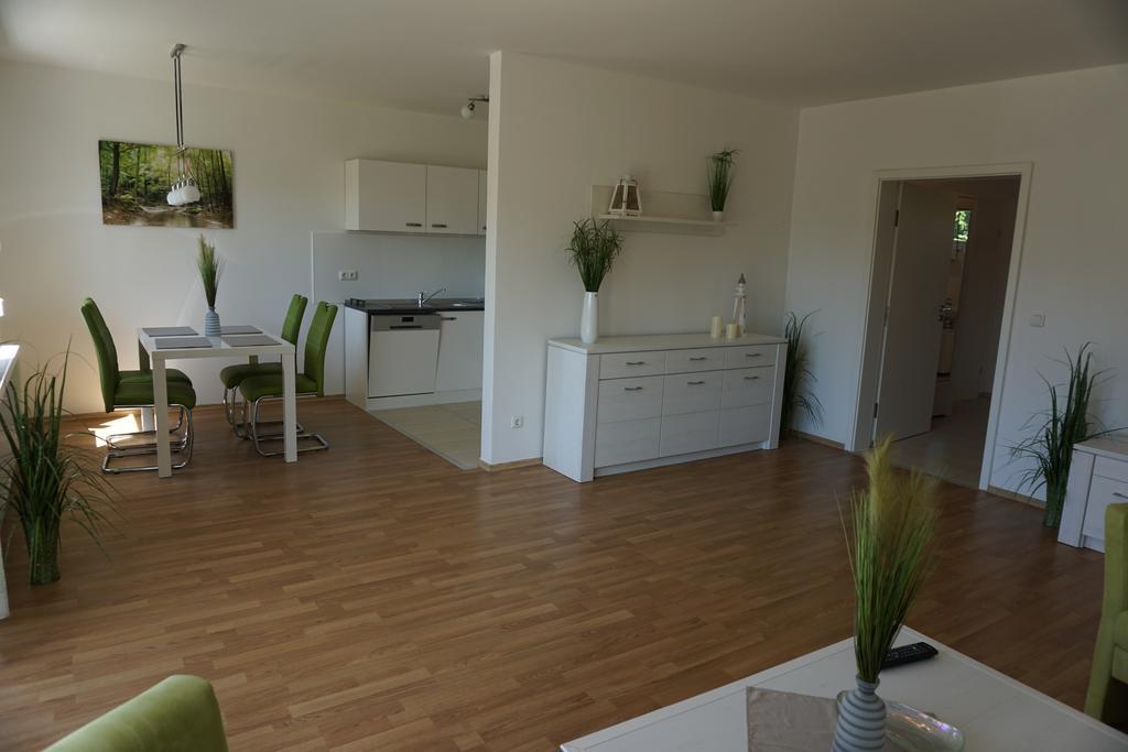 Ferienwohnungen Ruegen Findling Breege Exterior foto