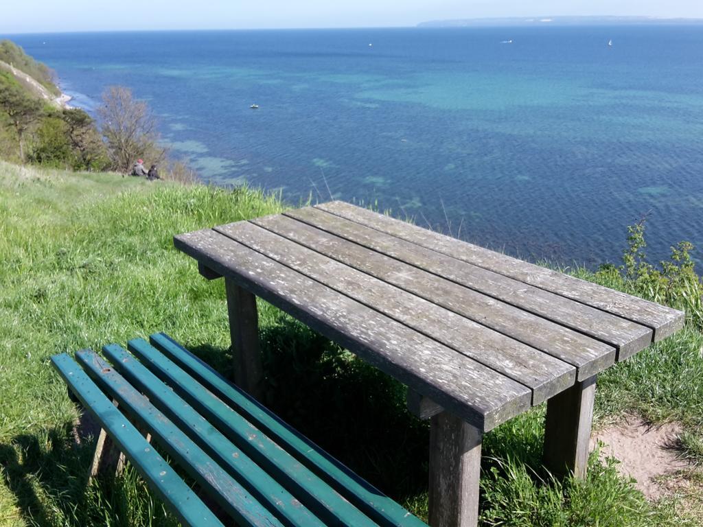 Ferienwohnungen Ruegen Findling Breege Exterior foto