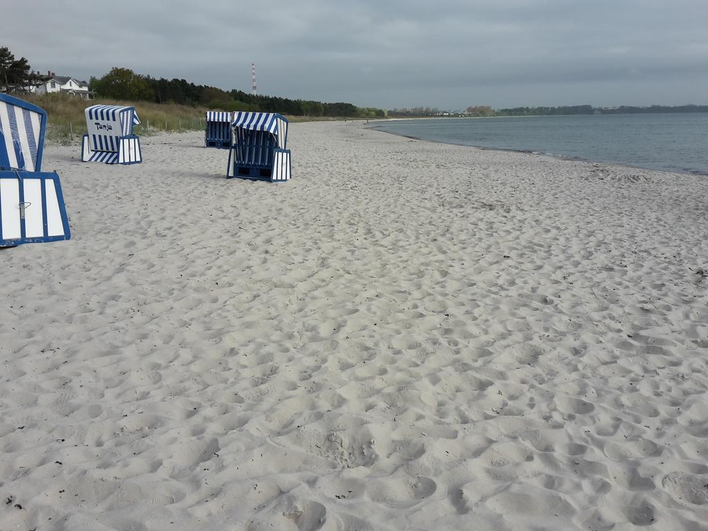 Ferienwohnungen Ruegen Findling Breege Exterior foto