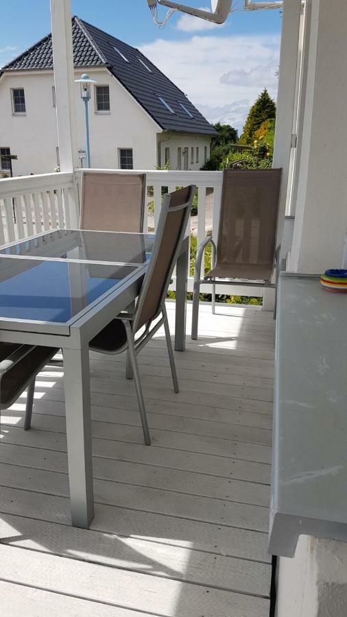 Ferienwohnungen Ruegen Findling Breege Exterior foto